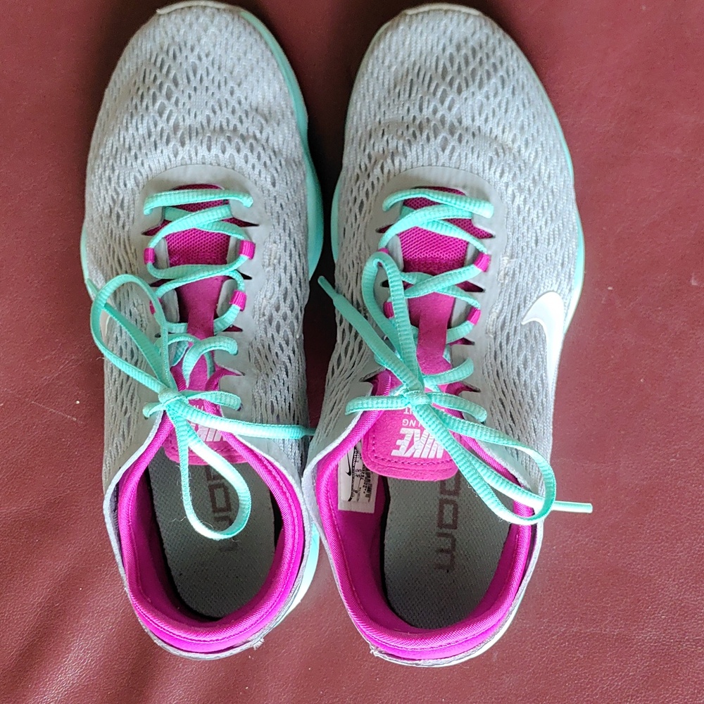 Women's Size 8 Nike Zoom Shoes